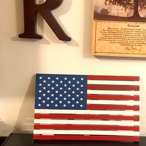 New Pallet American Flag Hanging Wall Art 21.65x13.375
